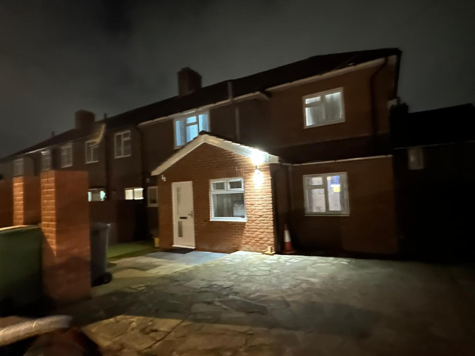 Luxury Ensuite 2Nd Studio Flat With Great Views In Keedonwood Road With Fully Own Bathroom Newly Added And Private Kitchenette Bromley Zewnętrze zdjęcie