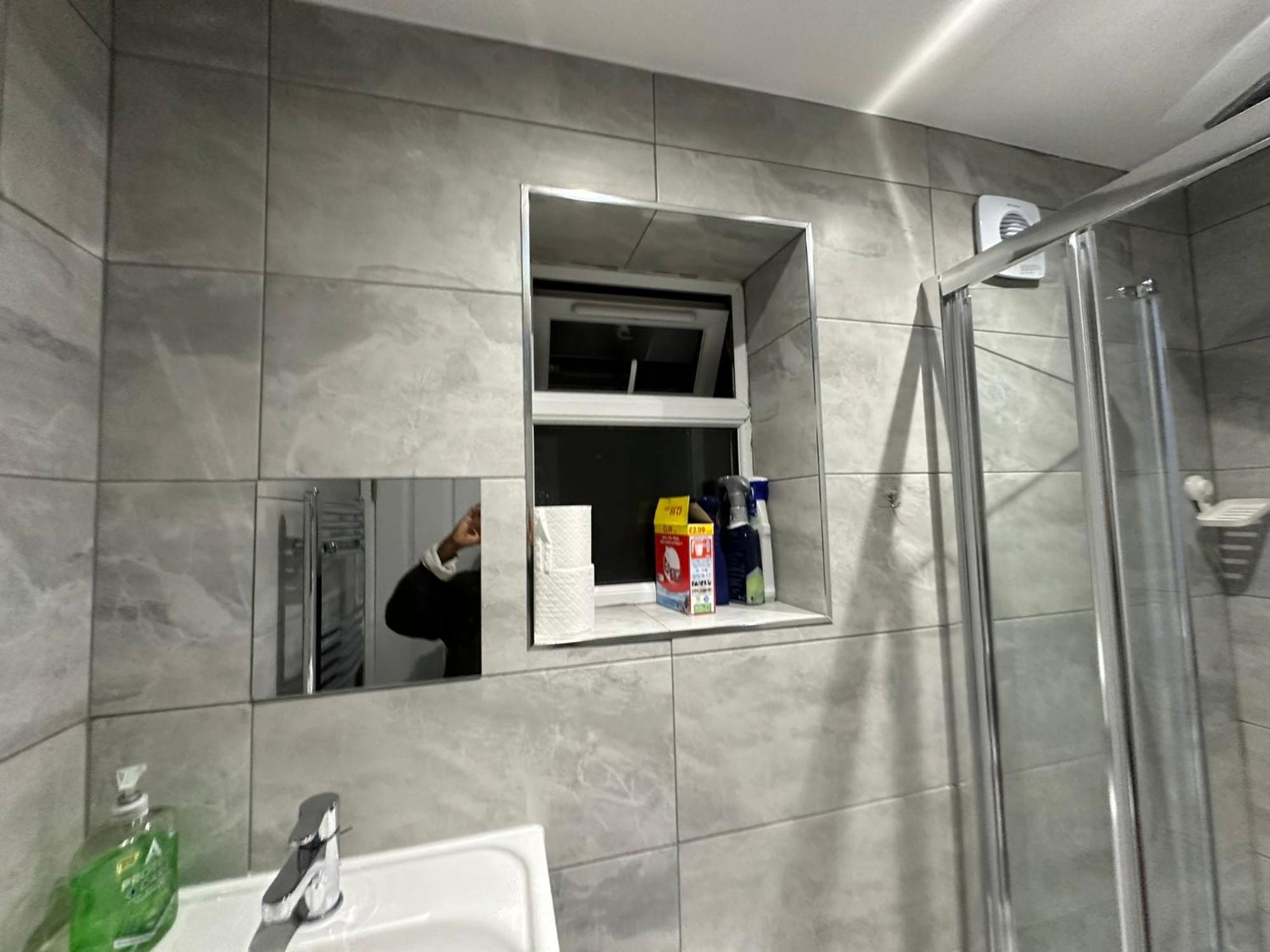 Luxury Ensuite 2Nd Studio Flat With Great Views In Keedonwood Road With Fully Own Bathroom Newly Added And Private Kitchenette Bromley Zewnętrze zdjęcie