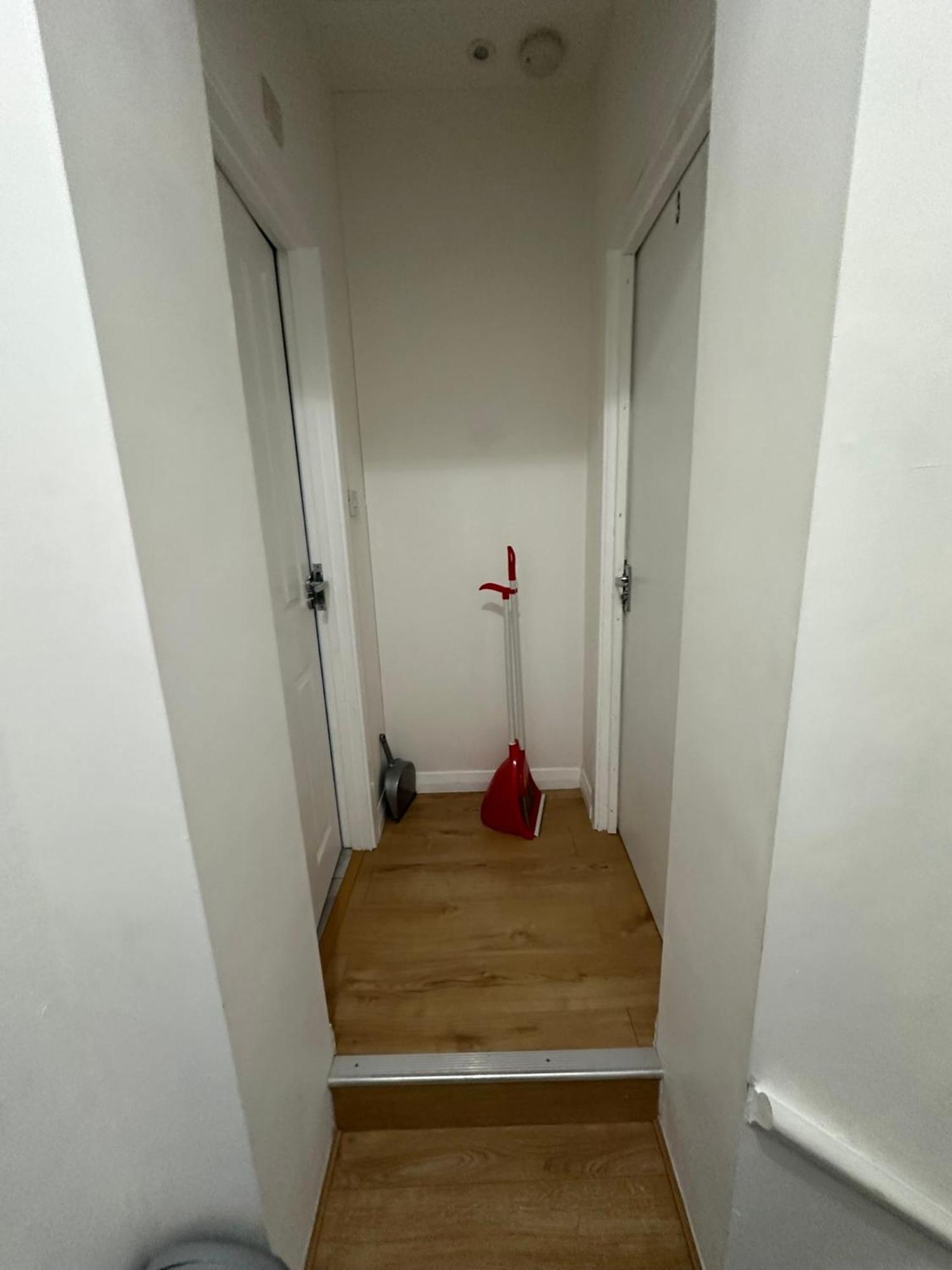 Luxury Ensuite 2Nd Studio Flat With Great Views In Keedonwood Road With Fully Own Bathroom Newly Added And Private Kitchenette Bromley Zewnętrze zdjęcie