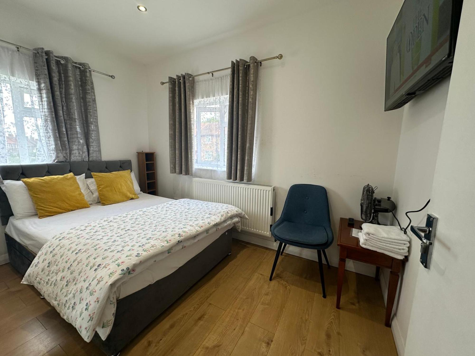 Luxury Ensuite 2Nd Studio Flat With Great Views In Keedonwood Road With Fully Own Bathroom Newly Added And Private Kitchenette Bromley Zewnętrze zdjęcie